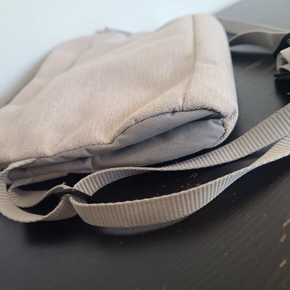 Bellroy City Pouch Plus Gray Crossbody Bag - Picture 3 of 12